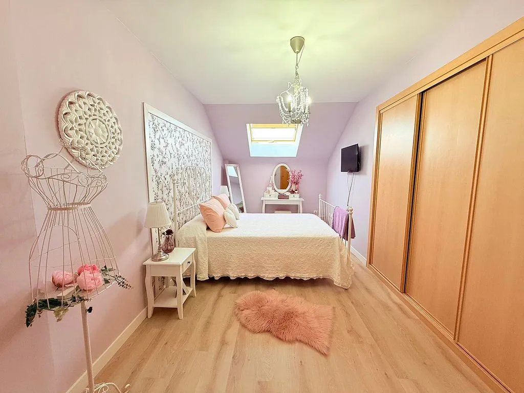 Chambres - Duplex with Garage in Esquivias