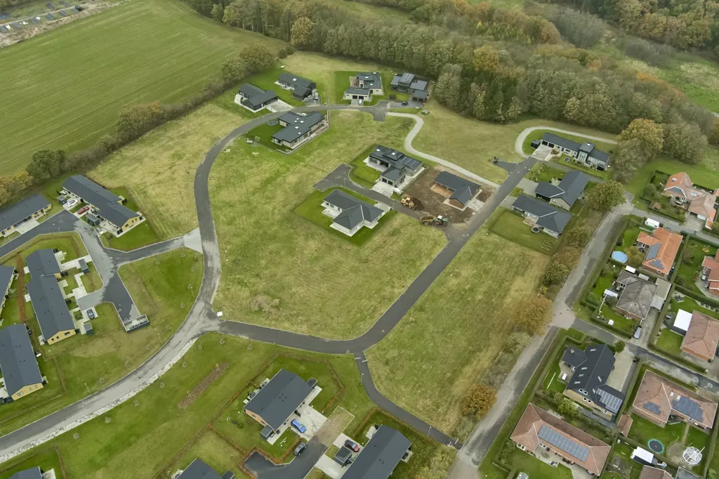 Vista aerea - Year-Round Plot with 5G Coverage in Almind