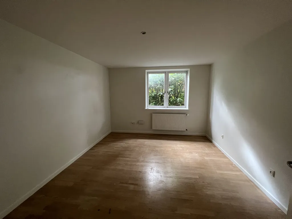 Toad - Corner Flat with Private Garden in Gammel Havdrup