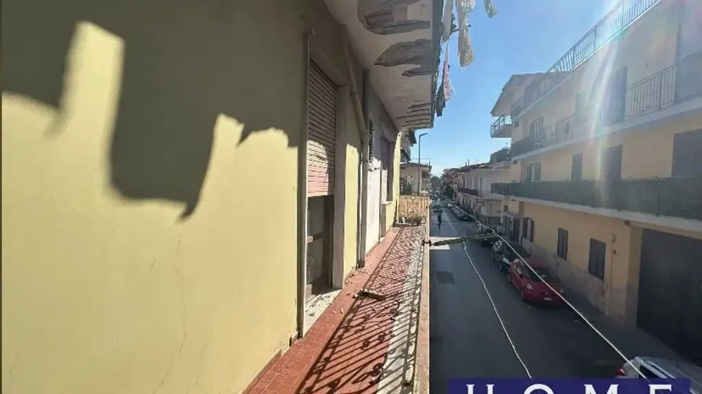 Balcon - Bright Bilocale with Balcony in Frattaminore