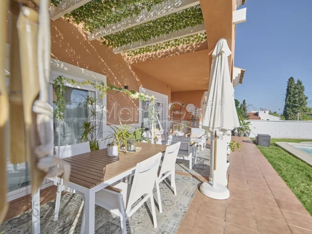 Terrass - Chalet with Pool in La Font