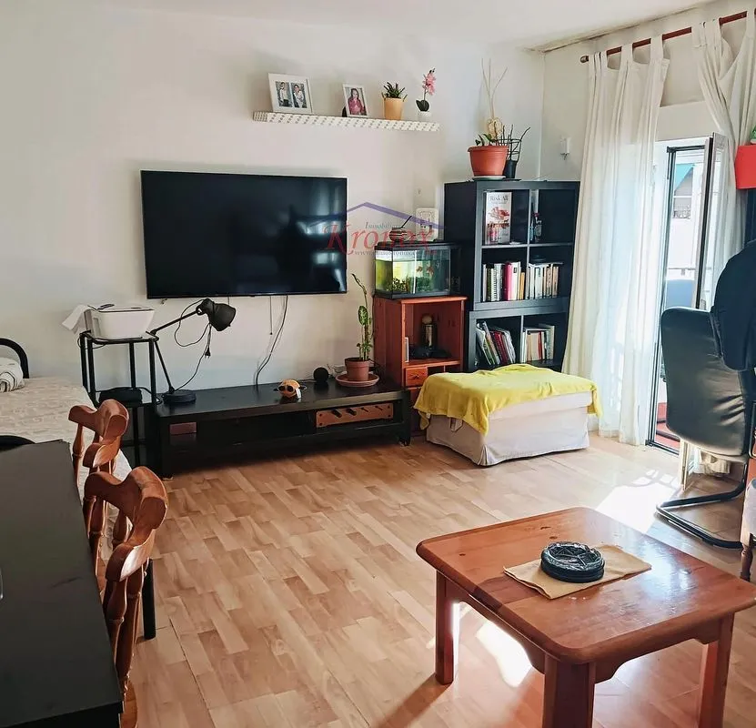 Elutuba - Reformed Flat with Terrace in Vallecas