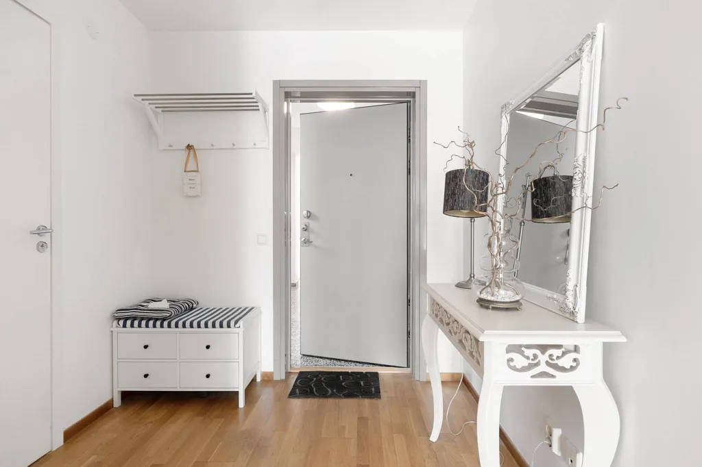 Entrée - Modern Apartment with Balcony near Farsta