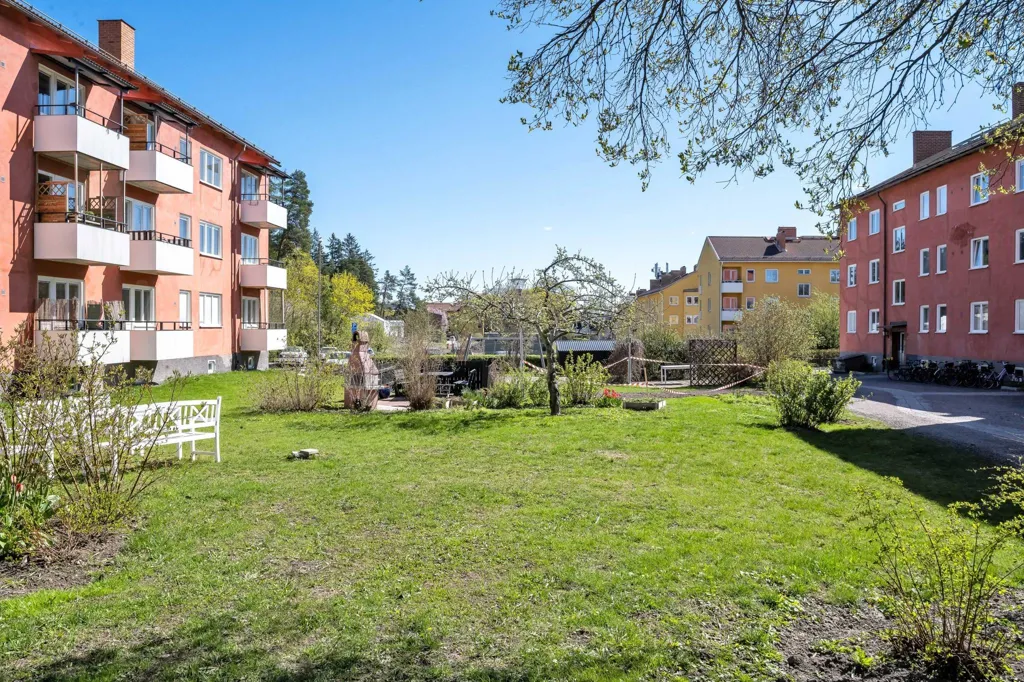 Jardin - Charming One-Bedroom Flat with Balcony in Uppsala