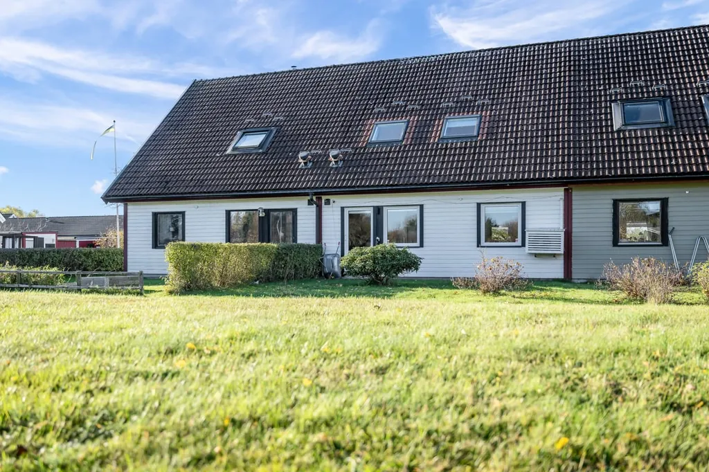Extérieur - Modern Terraced House with Garden in Järnåldersringen