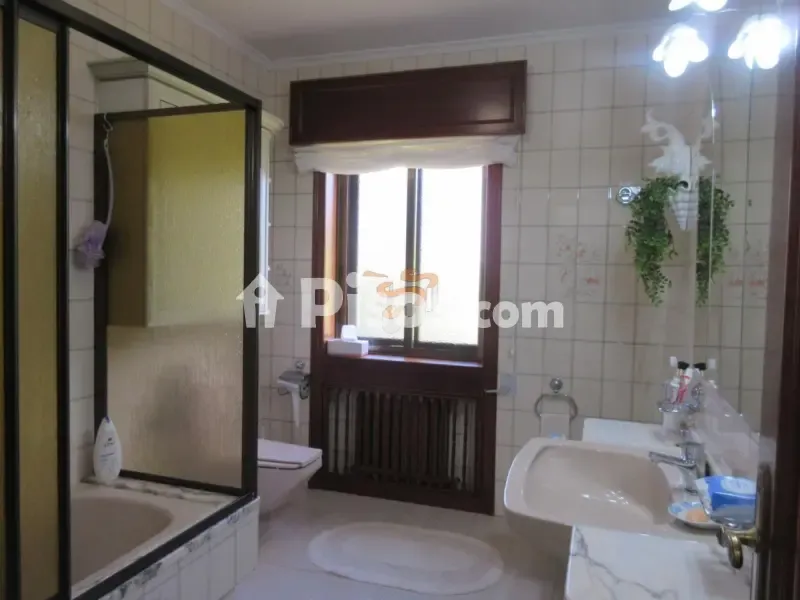 Salles de bain - Three-Storey Chalet with Valley Views in Cabanas