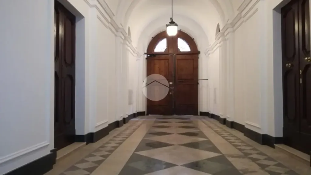 Entrée - Four-Bedroom Apartment in Historic Building, Rome