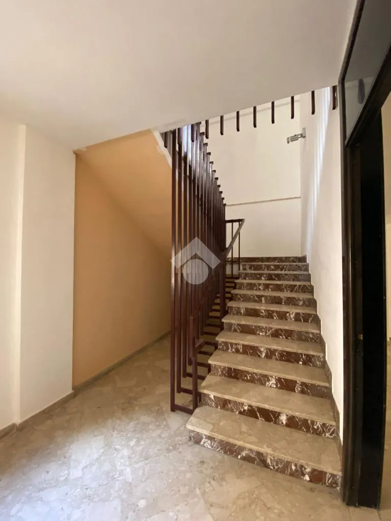 Toad - Office Space with Balcony in Marsala