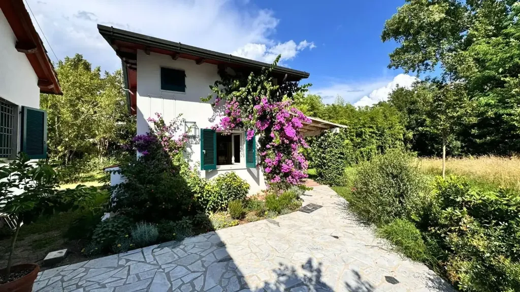 Jardin - Villa with Garden in Poveromo, Massa