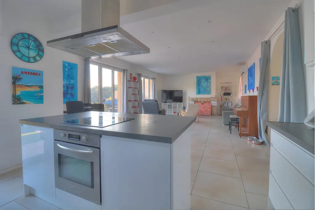 Cuisine - Maison de Luxe avec Terrasse à Antibes