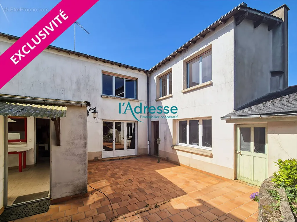 Aed - Property with Constructible Land in Saint Quentin en Mauges