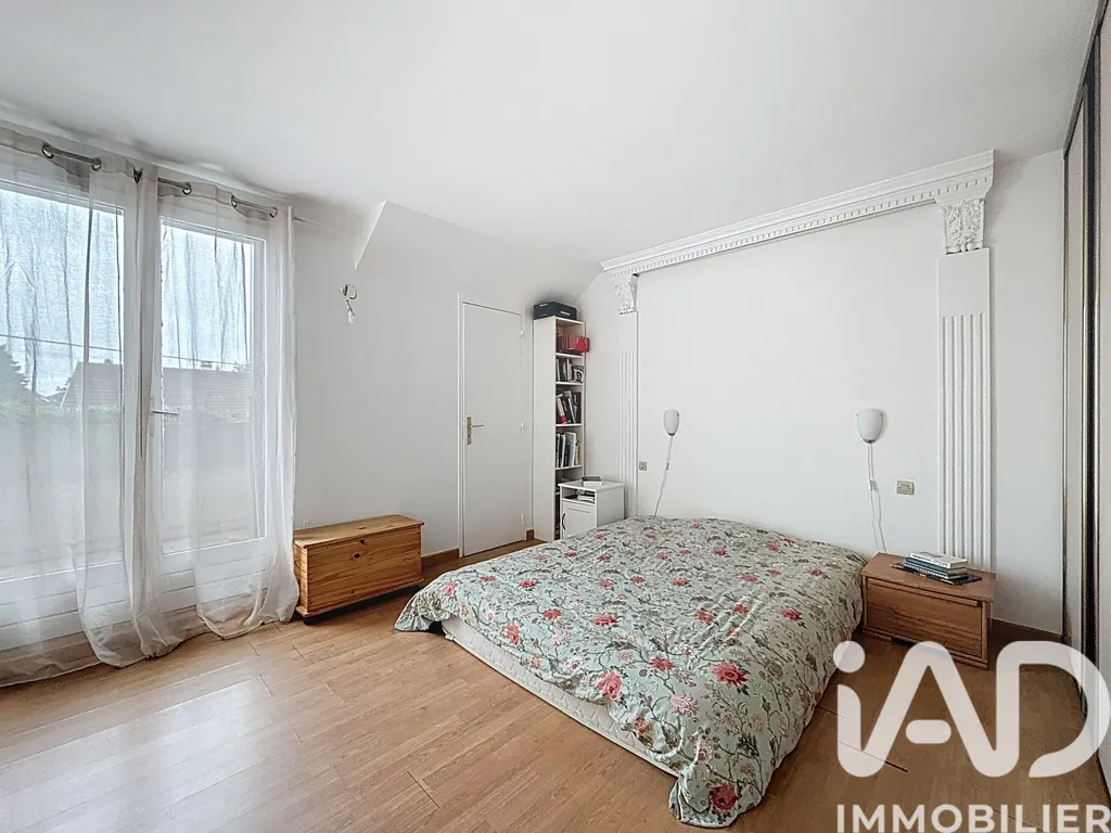 Schlafzimmer - Charming Villa with Garden in Port-Aviation