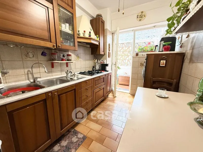 Cuisine - Spacious Apartment with Balcony in Rome