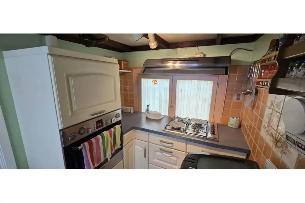 Cuisine - Bungalow avec Terrasse Sud au Chénia, Froidchapelle