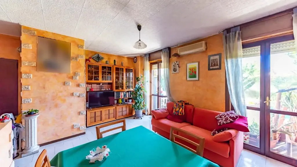 Söögituba - 3-Bedroom Apartment with Balcony in Lainate
