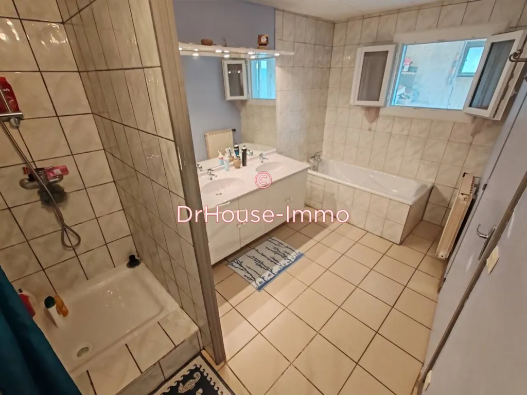Salles de bain - Maison de Ville avec Jardin à Châtellerault
