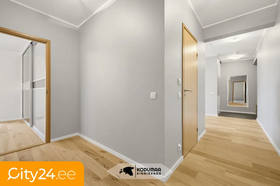 Esik - 3-Bedroom Flat with Garden View in Mustamäe