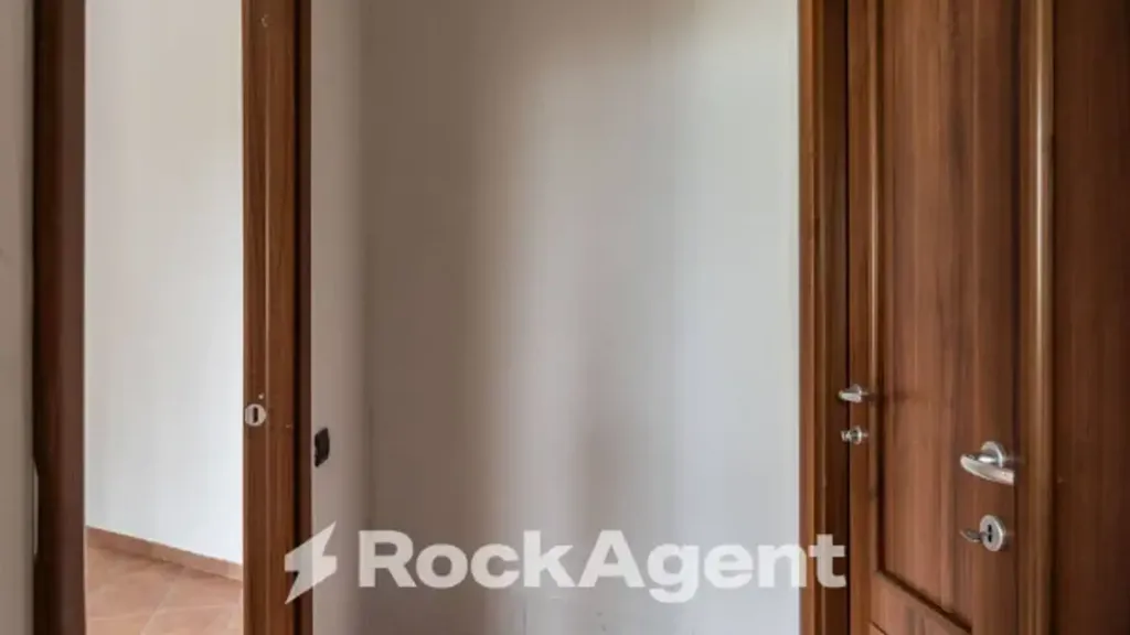 hallway_entrance