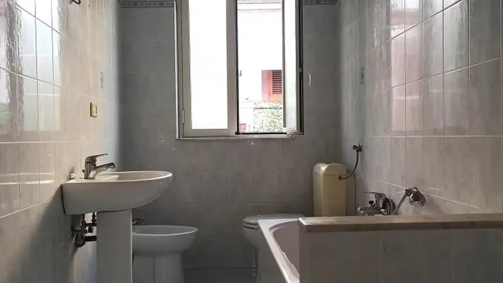 Salles de bain - Fully Renovated Apartment with Balcony in Messina