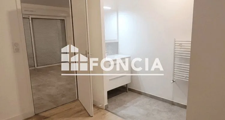 Vannitoad - Contemporary House with Garage in Crach