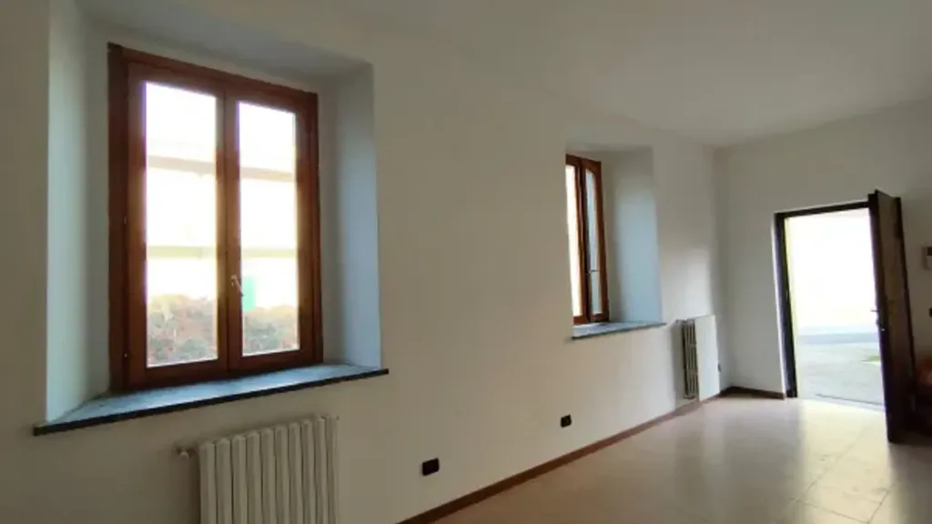 Pièces - Rented Duplex with Central Heating in Rho