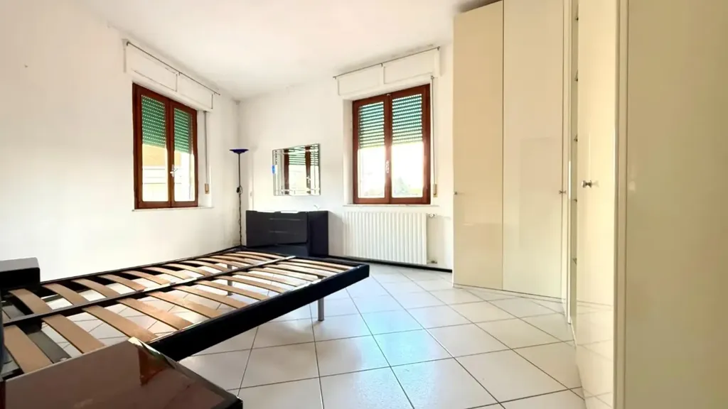 Chambres - Appartement 6 pièces à IT