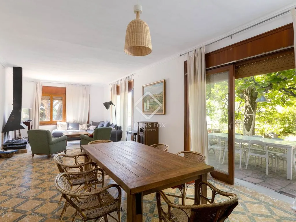 Salle à manger - Historic Country House with Vineyards in Alella