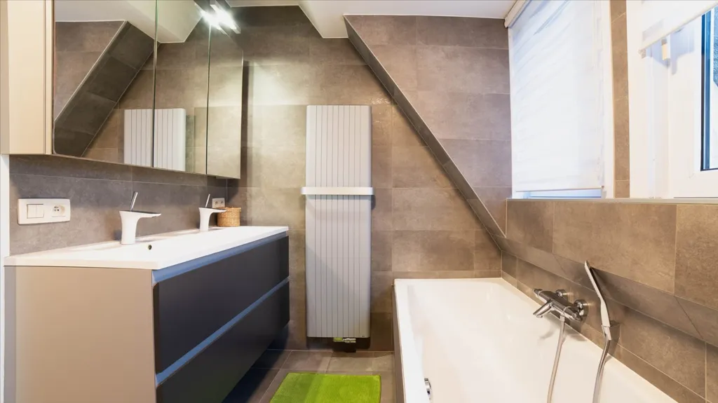 Salles de bain - Villa Semi-Détachée avec Jardin à Ostende