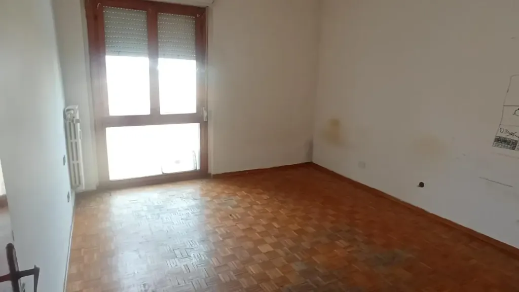 Pièces - 4-Bedroom Apartment with Balcony in Empoli