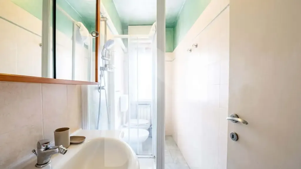 Vannitoad - Modern Studio with Balcony in Pisa