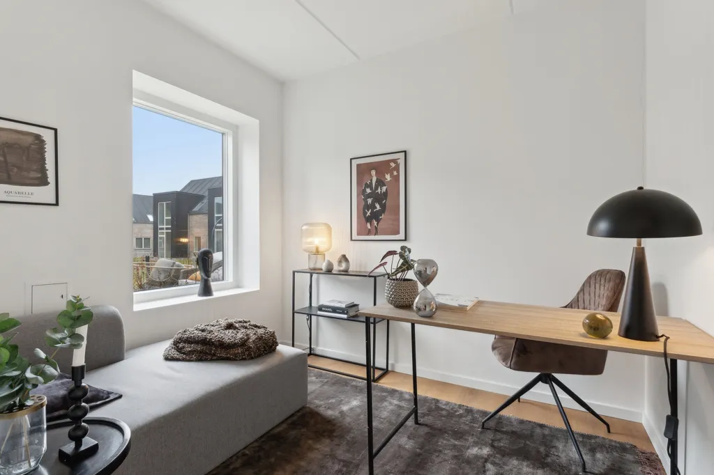 Office - Five-bedroom Terraced House in Kokkedal