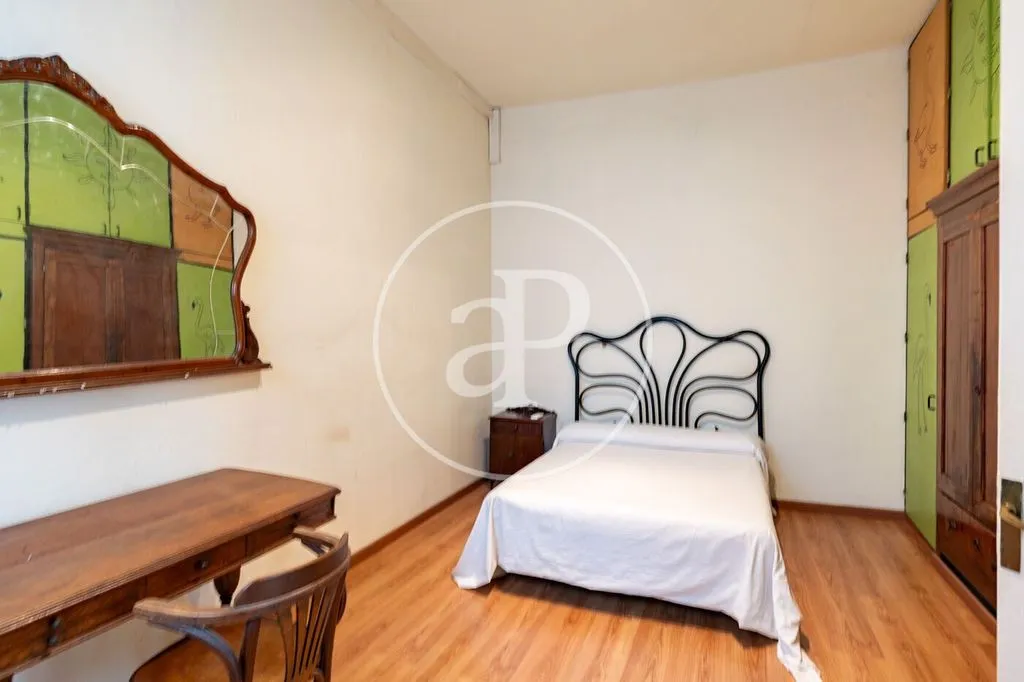Bedrooms - Classical Apartment in Eixample Dreta, Barcelona