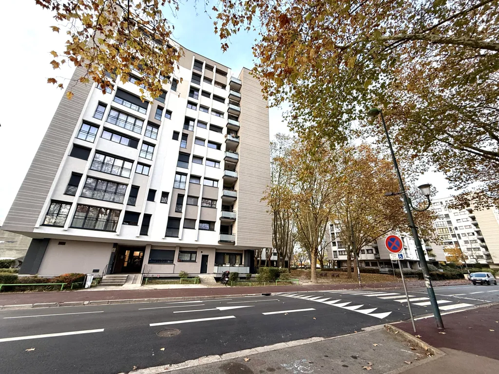 Extérieur - Appartement avec Balcon et Cave au Centre de Sevran