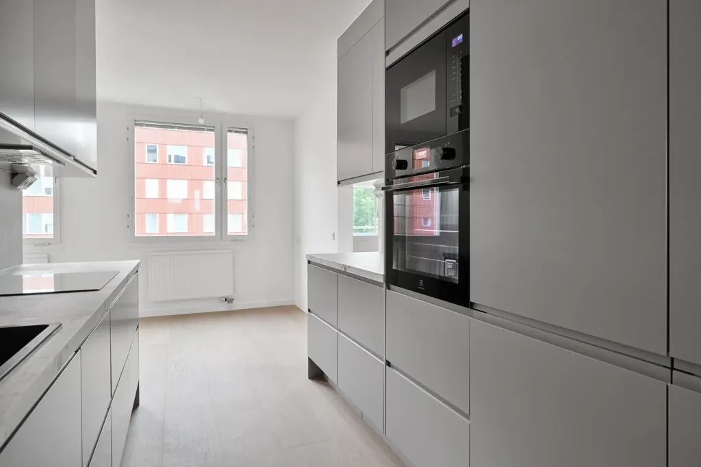 Cucina - Modernised Penthouse with Balcony in Upplands Väsby