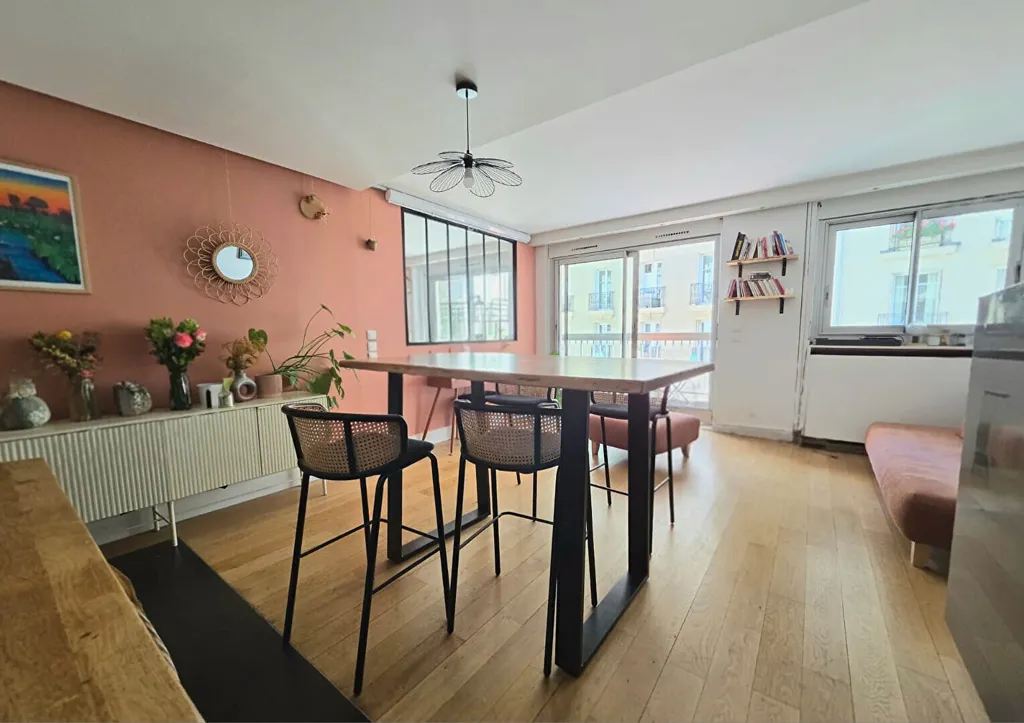 Salle à manger - Appartement Rénové avec Balcon à Paris