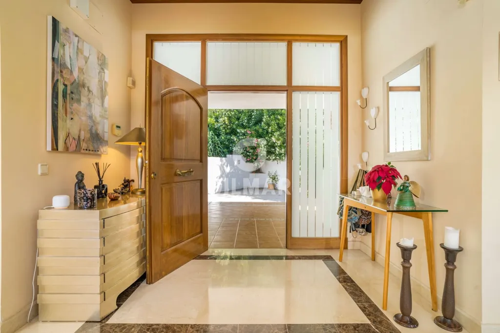 Esik - Luxury Villa with Sea View in Benahavís