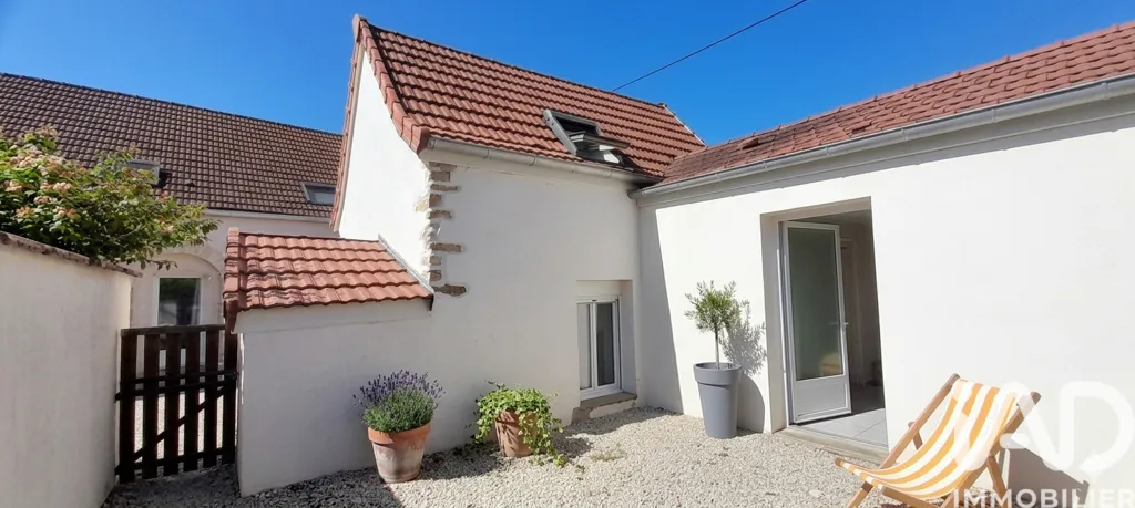 Terrazza - Charming 3-Piece House with Patio in Beaune