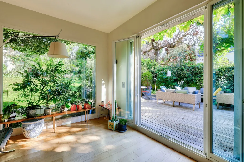 Terrass - Renovated Mansion with Garden in Saint-Cloud