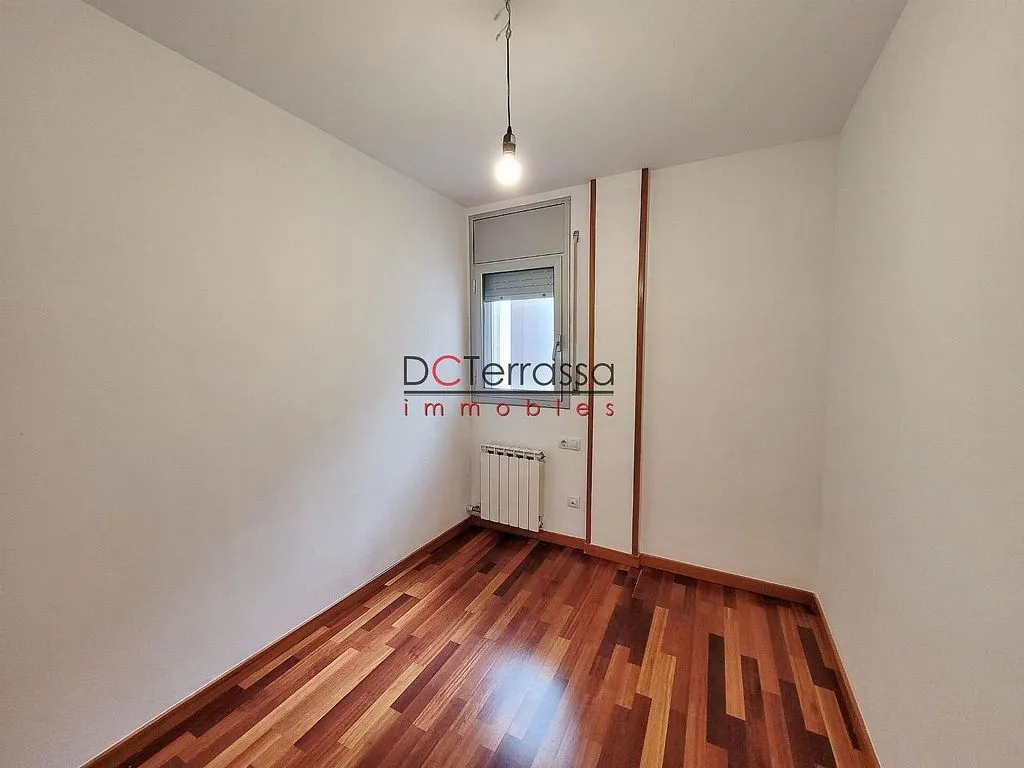 Rooms - Apartment with Balcony in Vallparadís, Terrassa