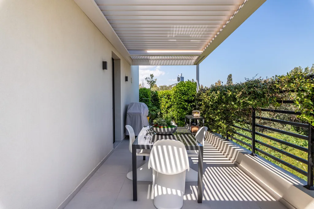 Terrasse - Luxury Villa with Pool in Varkiza