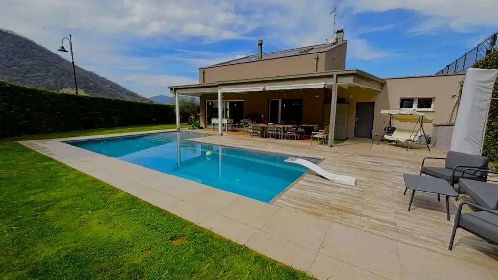 Bassein - Contemporary Villa with Pool in Paratico