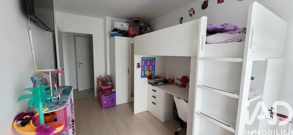 Bedrooms - Apartment with Private Garden in Le Blanc-Mesnil