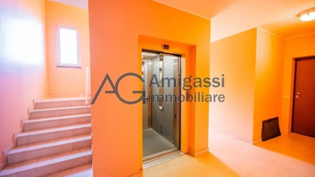 Esik - Luxury Duplex with Balcony in Scanzorosciate