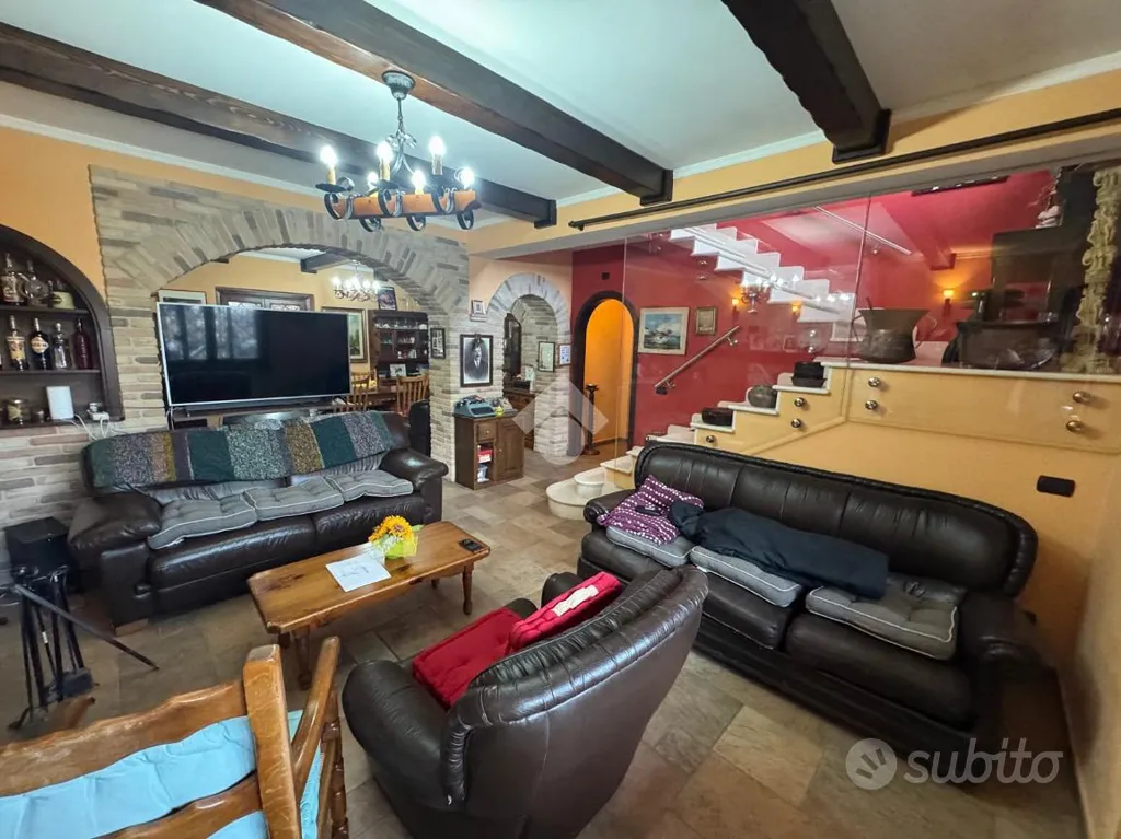 Elutuba - Single Villa with Garden in Capistrello