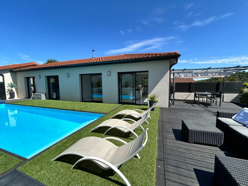 Piscina - Contemporary House with Pool in Gleize