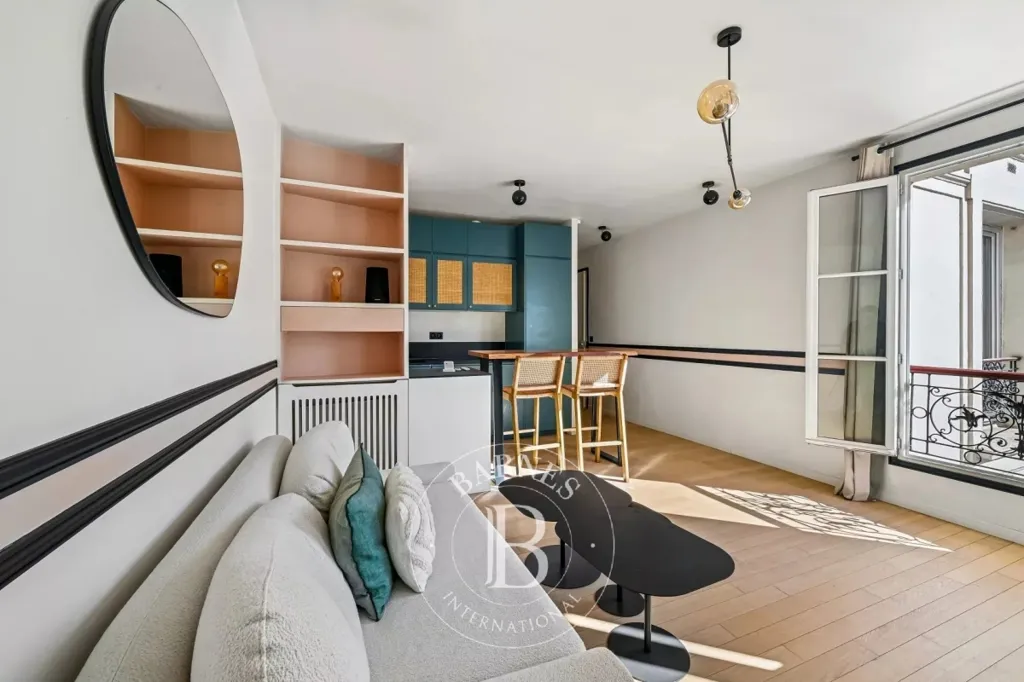 Séjour - Appartement Rénové avec Luminosité à Paris 16ème
