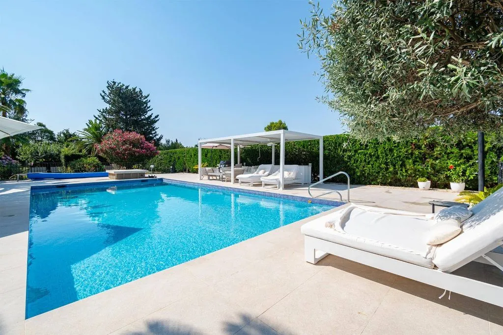 Bassein - Luxury Farmhouse with Mountain Views in Binissalem