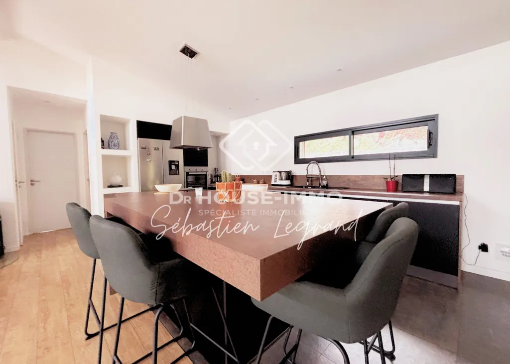 Cuisine - Maison en Bois avec Piscine à Bonnetan