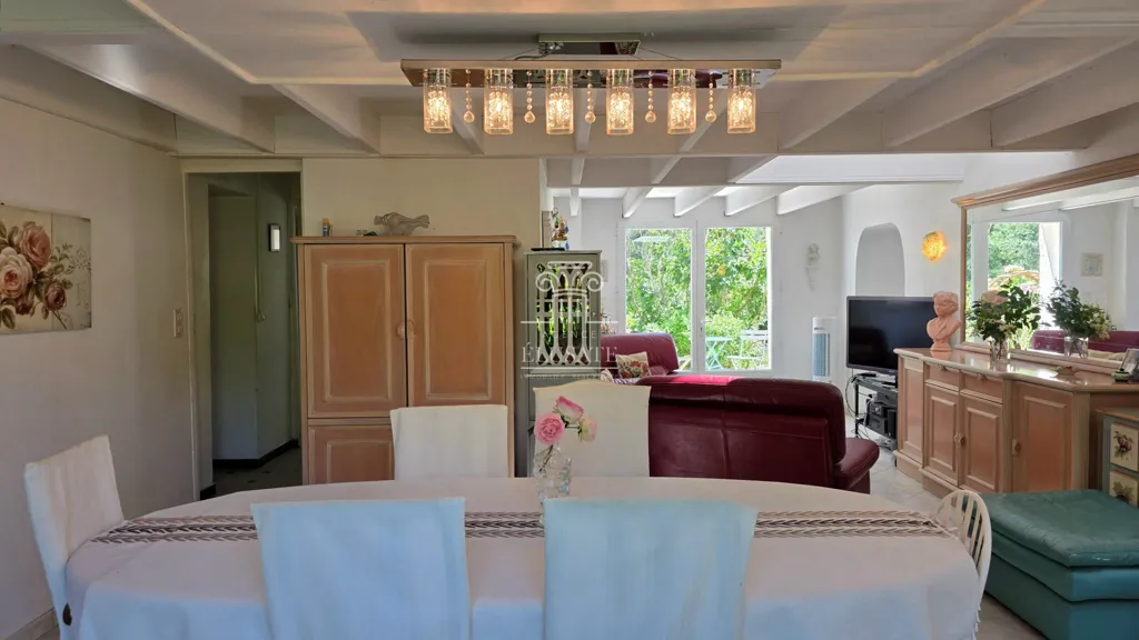 Salle à manger - Maison en Pierre avec Jardin en Campagne près de Montréal