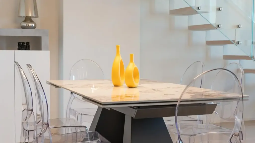 Dining Room - Seafront Apartment with Balcony in Viareggio